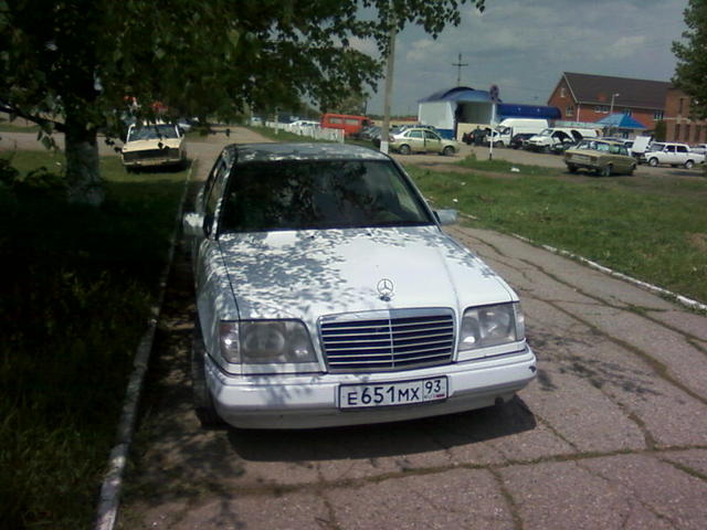 1993 Mercedes-Benz E-Class