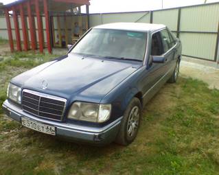 1994 Mercedes-Benz E-Class Pictures