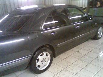 1995 Mercedes-Benz E-Class Pictures