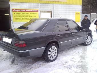 1995 Mercedes-Benz E-Class Photos