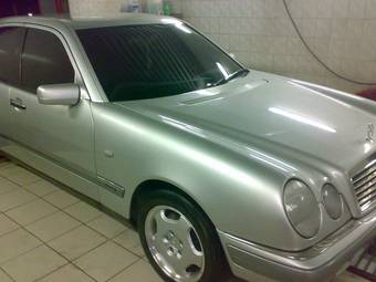 1995 Mercedes-Benz E-Class Photos