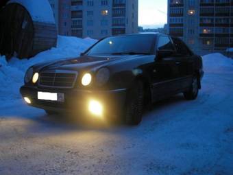 1996 Mercedes-Benz E-Class Pictures