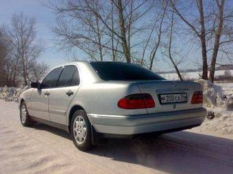 1996 Mercedes-Benz E-Class Pictures