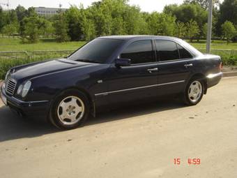 1996 Mercedes-Benz E-Class Images