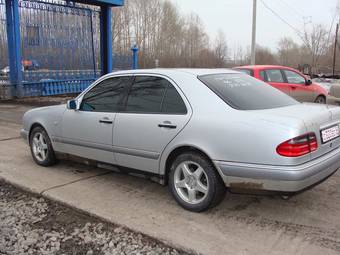 1996 Mercedes-Benz E-Class Photos