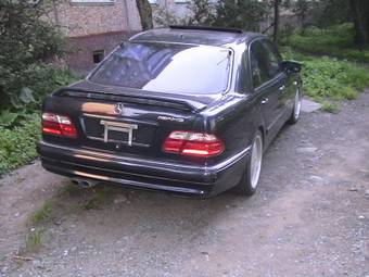 1996 Mercedes-Benz E-Class Pictures