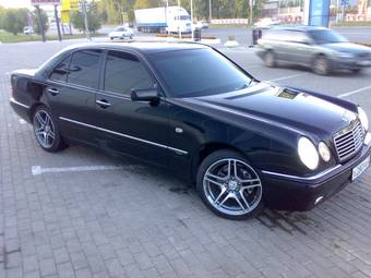 1996 Mercedes-Benz E-Class Photos