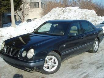 1997 Mercedes-Benz E-Class Photos