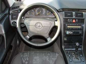 1998 Mercedes-Benz E-Class Photos