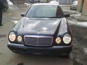 1998 Mercedes-Benz E-Class Pictures