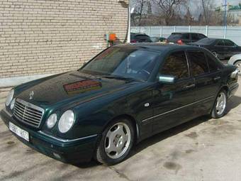 1998 Mercedes-Benz E-Class Pictures