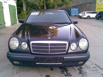 1998 Mercedes-Benz E-Class Photos