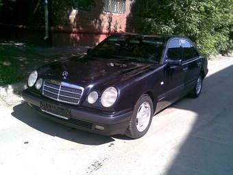 1998 Mercedes-Benz E-Class Pictures