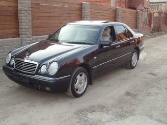 1998 Mercedes-Benz E-Class Photos