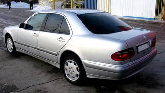 2000 Mercedes-Benz E-Class Pictures