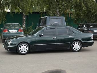2000 Mercedes-Benz E-Class Pictures