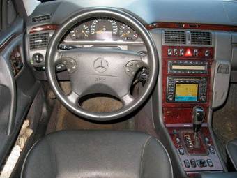 2000 Mercedes-Benz E-Class Images