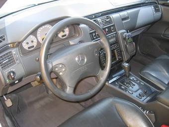 2000 Mercedes-Benz E-Class Photos