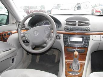 2003 Mercedes-Benz E-Class Pictures