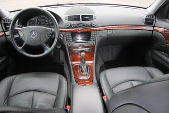 2005 Mercedes-Benz E-Class Wallpapers