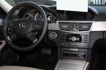 2009 Mercedes-Benz E-Class Wallpapers