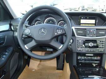 2009 Mercedes-Benz E-Class Photos