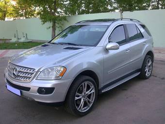 2005 Mercedes-Benz ML-Class Pictures