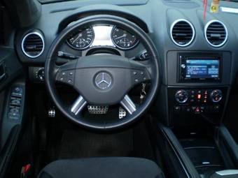 2005 Mercedes-Benz ML-Class Images