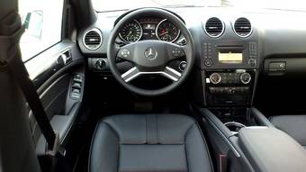 2011 Mercedes-Benz ML-Class Pictures
