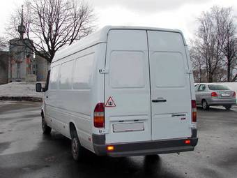 2001 Mercedes-Benz Sprinter Pictures