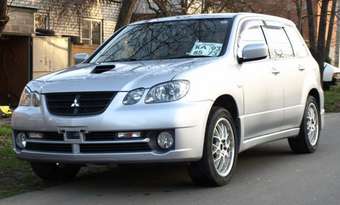 2003 Mitsubishi Airtrek Pictures