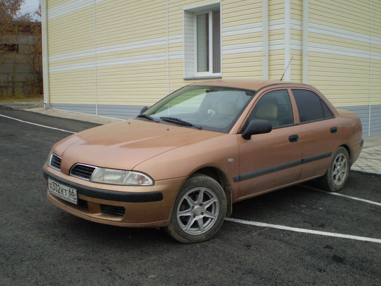 1999 Mitsubishi Carisma