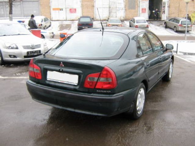 Mitsubishi carisma 2001 года