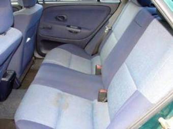 2001 Mitsubishi Carisma Pictures