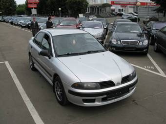 2001 Mitsubishi Carisma Images