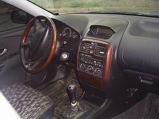 2003 Mitsubishi Carisma Pictures