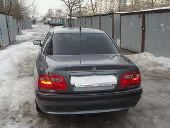 2003 Mitsubishi Carisma Pictures