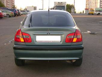 2003 Mitsubishi Carisma Pictures