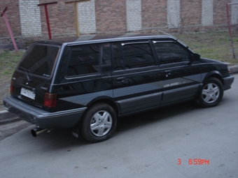 1990 Mitsubishi Chariot