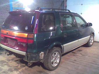 1996 Mitsubishi Chariot Pictures
