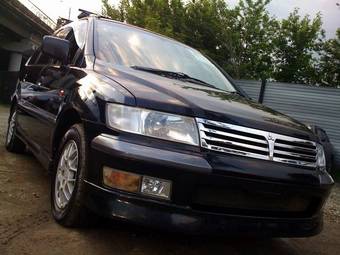 1999 Mitsubishi Chariot Grandis Pictures