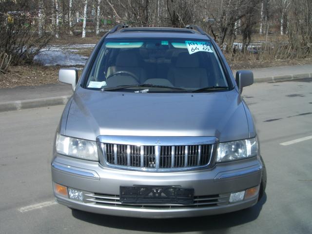 Mitsubishi chariot 2000