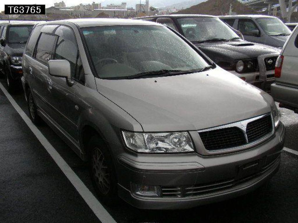 Mitsubishi chariot 2002