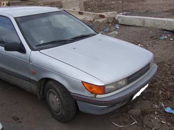 1988 Mitsubishi Colt Photos