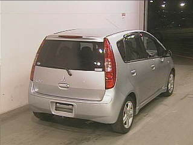 2002 Mitsubishi Colt Pictures