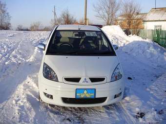 2002 Mitsubishi Colt Pictures