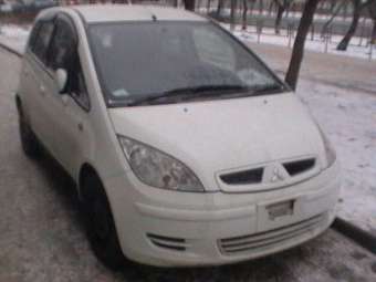 2002 Mitsubishi Colt Pictures