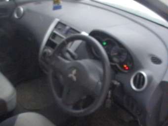 2002 Mitsubishi Colt Photos