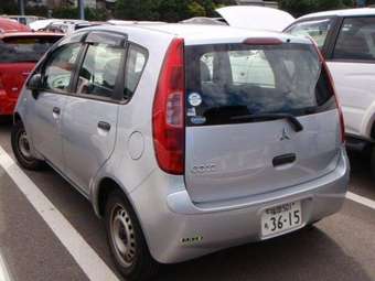 2002 Mitsubishi Colt Photos