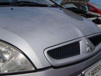 2002 Mitsubishi Colt Images